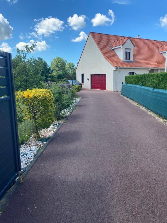 Aux Charmes 1 Bed & Breakfast Isques Exterior photo